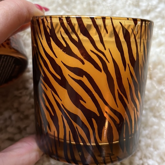 2 Animal Print Glass Candles - Picture 3 of 11